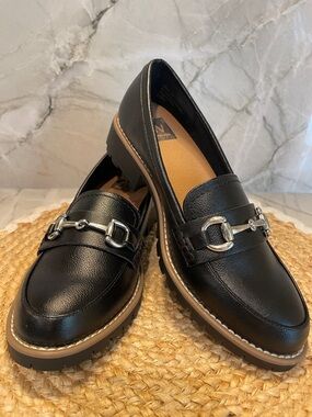 DV Dolce Vita Celeste Tailored Hardware Chain Lug Sole Preppy Loafers Size 8M